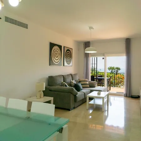 Encinas Garden Apartment *